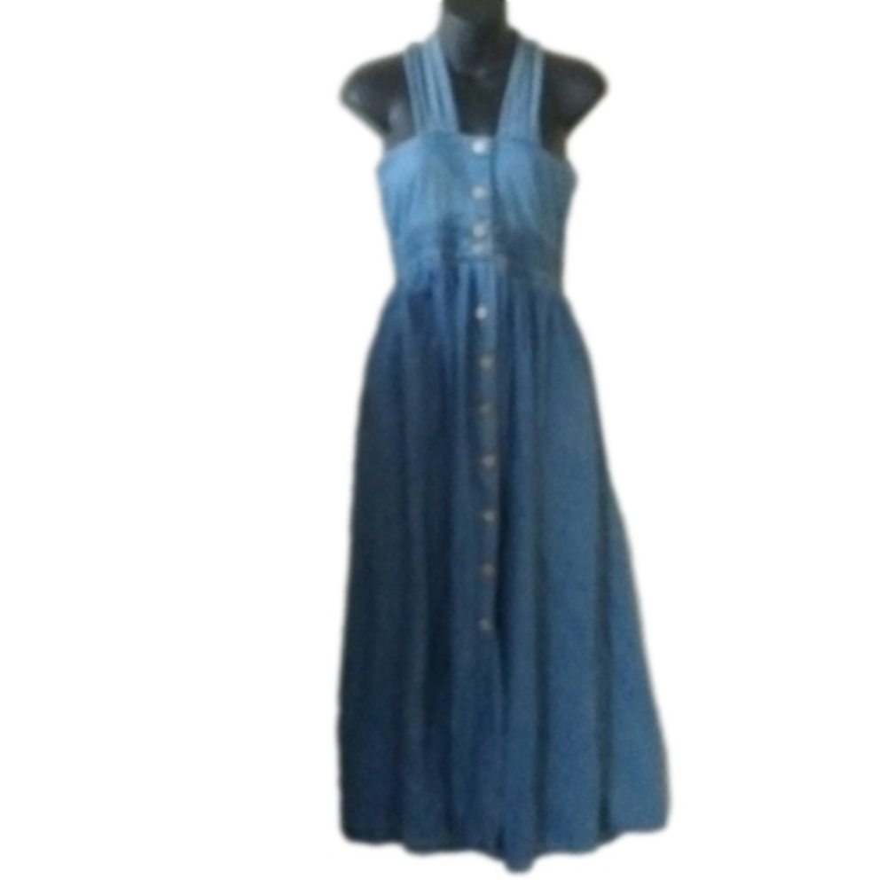 Vintage Guess( 80s?) Button down wide ( 35" at hem) maxi dress. Broken button.